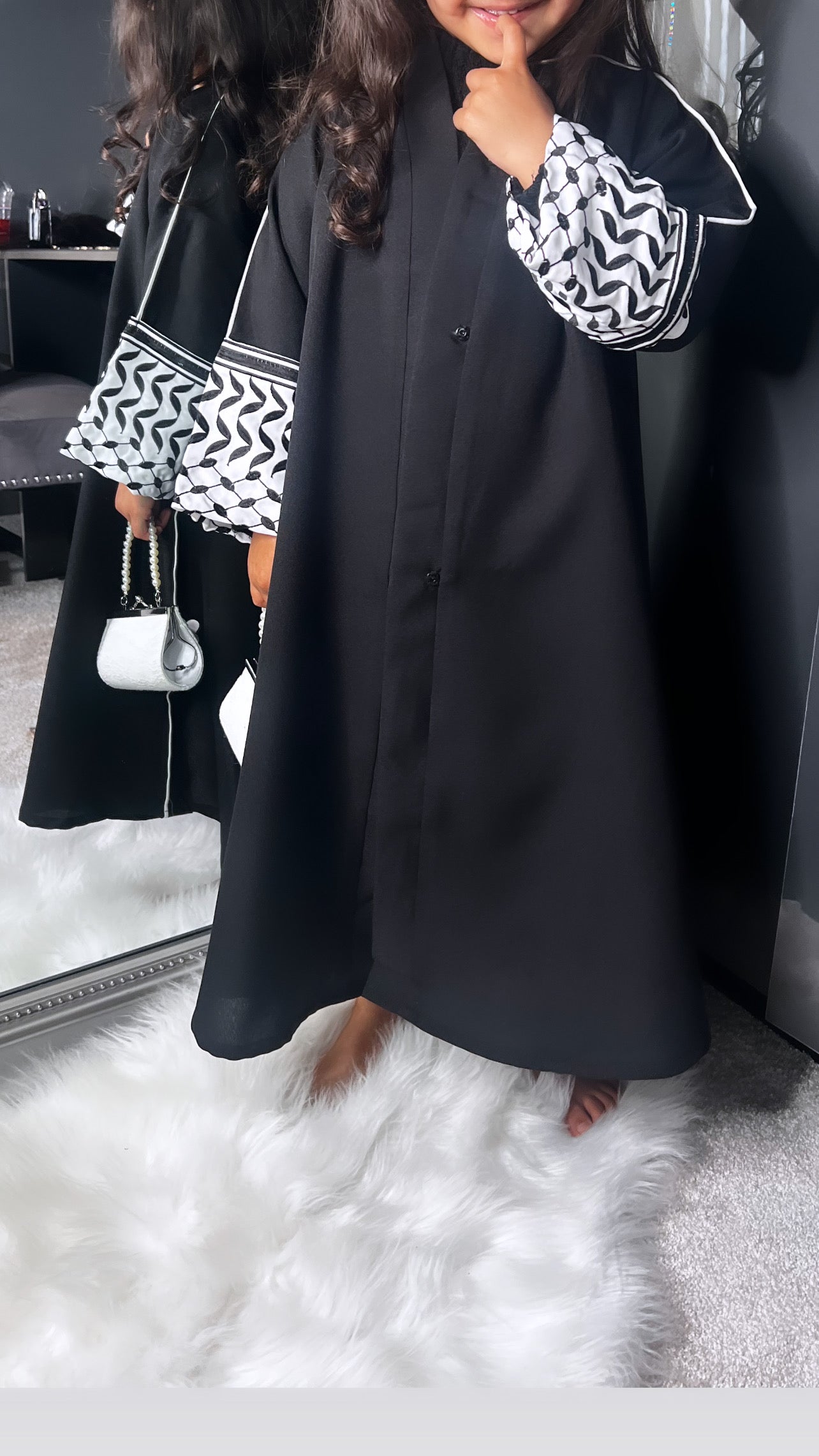 Falistini Black and white Open Abaya 'kids'
